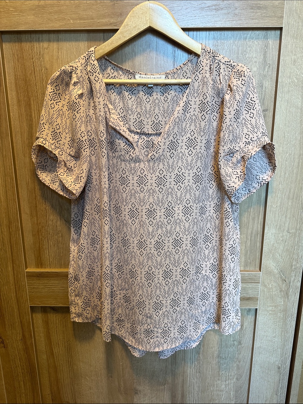 Daniel Rainn Pink Short Sleeve Printed Blouse